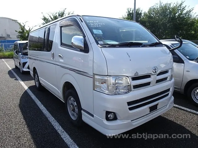 Toyota Regiusace Van