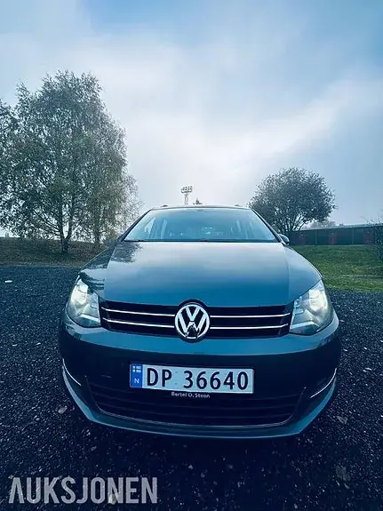 Volkswagen Sharan 2013 photo 2
