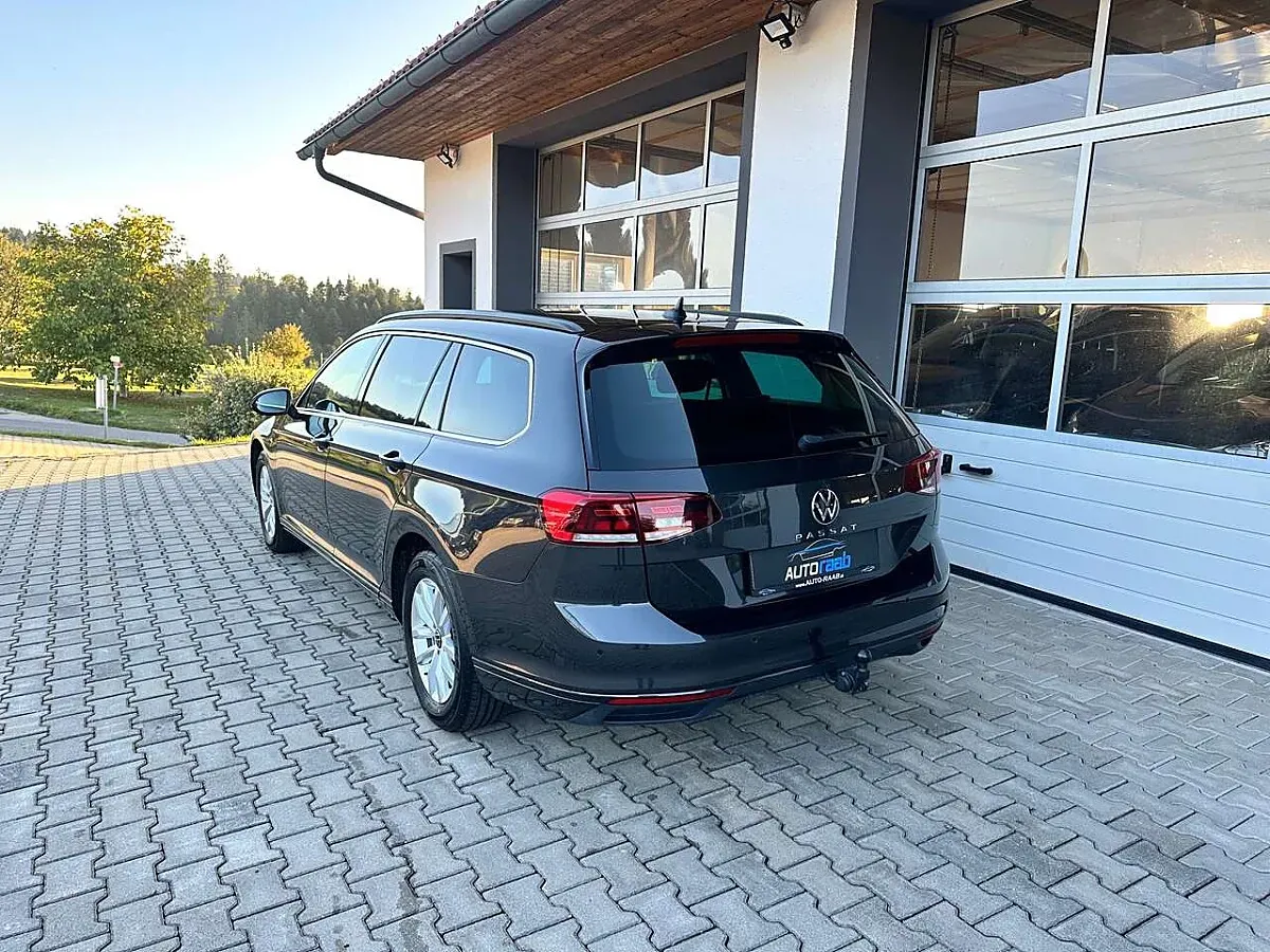 Volkswagen Passat 2023 photo 3