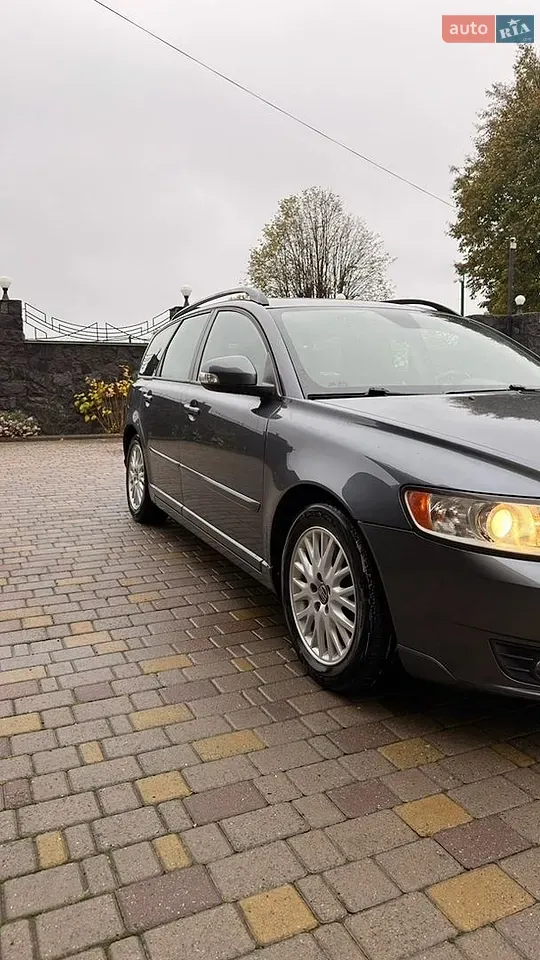 Volvo V50 2010 photo 3