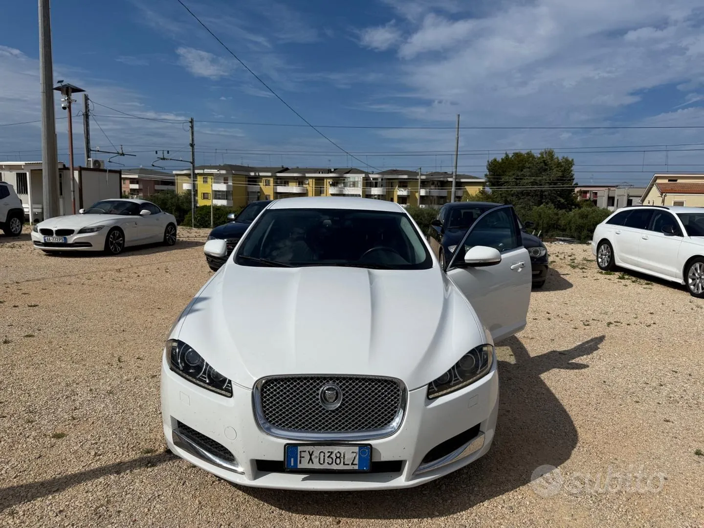 Jaguar Xf 2012 photo 2