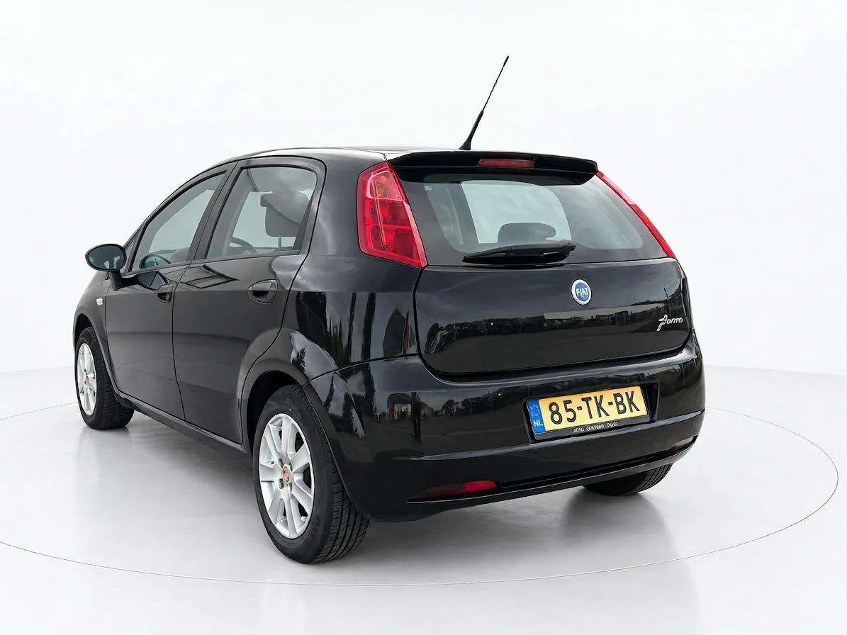 Fiat Grande Punto 2006 photo 4