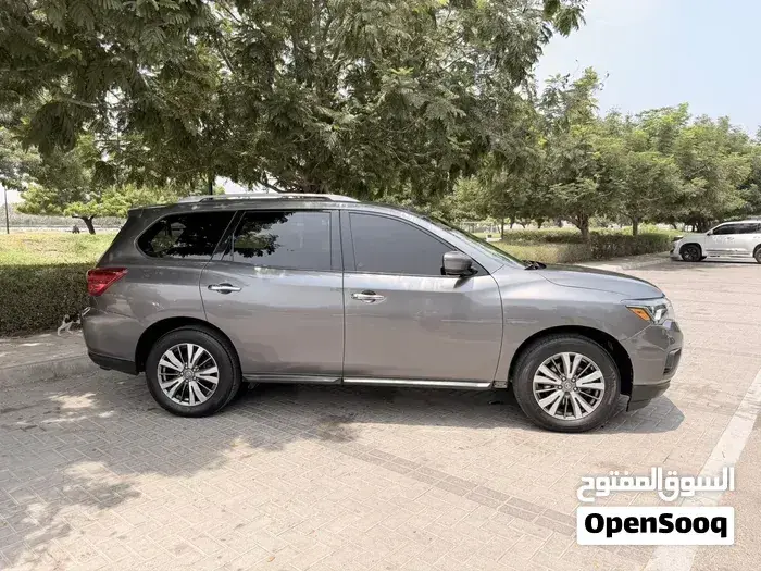 Nissan Pathfinder 2018 photo 2
