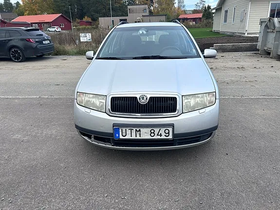 Skoda Fabia 2004 photo 3