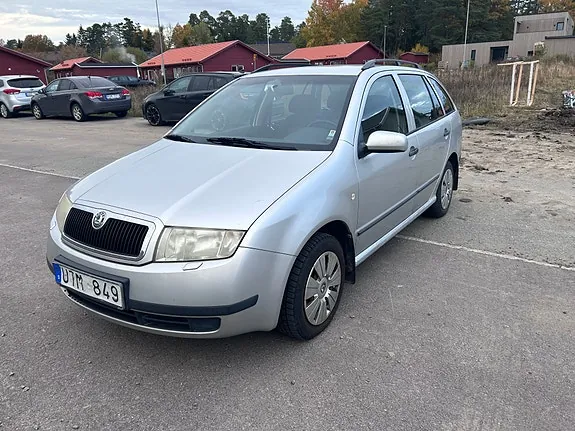 Skoda Fabia 2004 photo 2