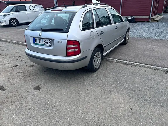 Skoda Fabia 2004 photo 5