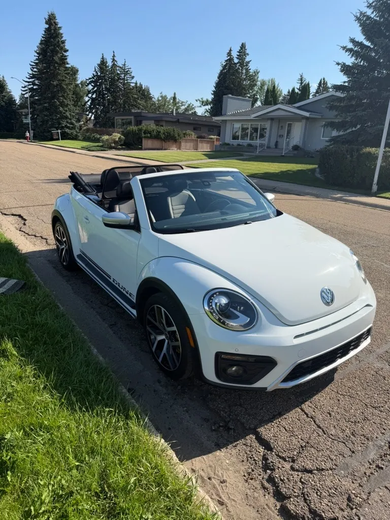 Volkswagen Beetle 2018 photo 2