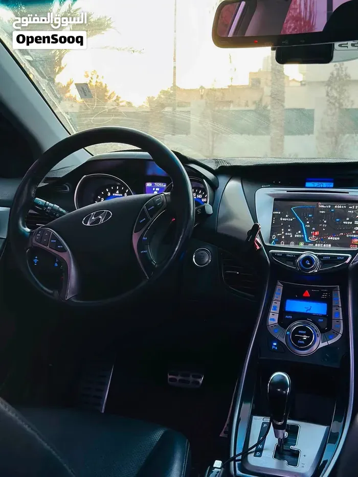 Hyundai Avante 2013 photo 4