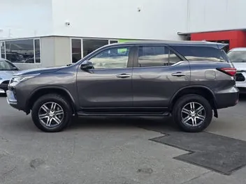 Toyota Fortuner 2023 photo 5