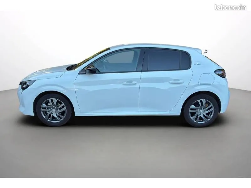 Peugeot 208 2022 photo 3