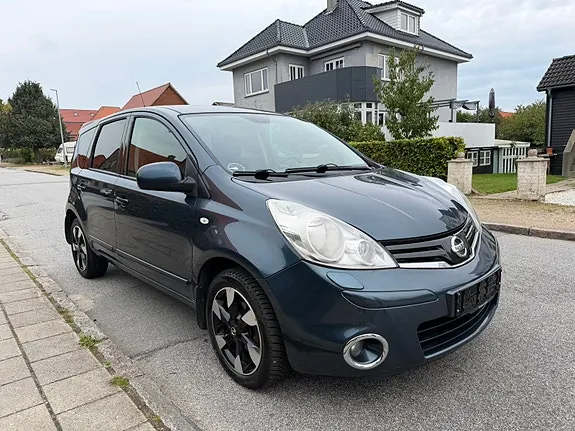 Nissan Note 2011 photo 2