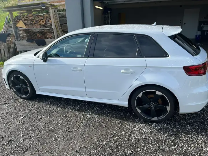 Audi A3 2015 photo 3