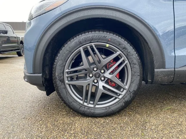 Ford Explorer 2026 photo 3