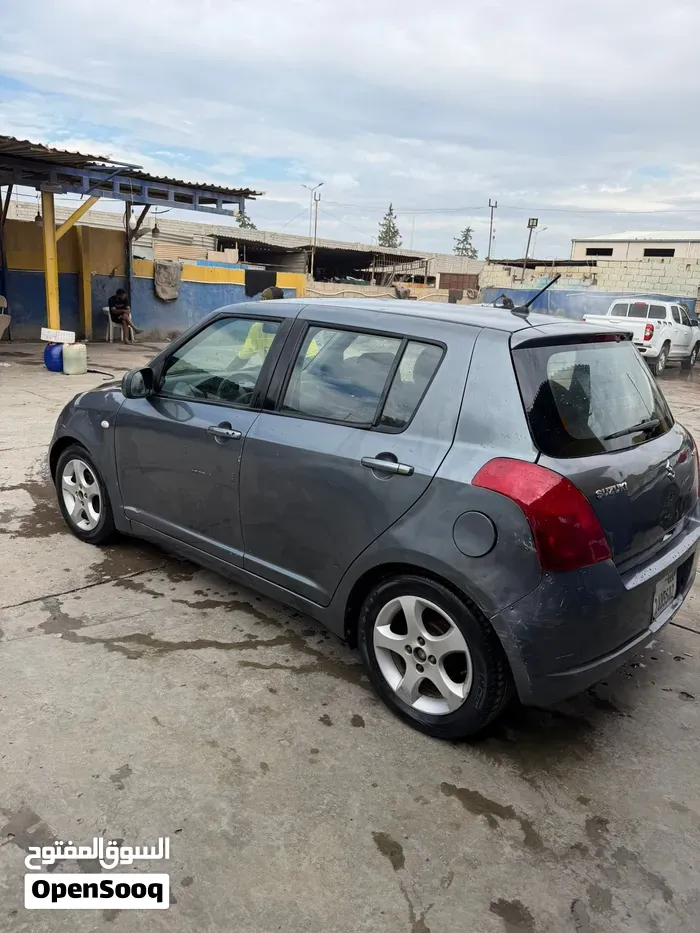 Suzuki Swift 2010 photo 4