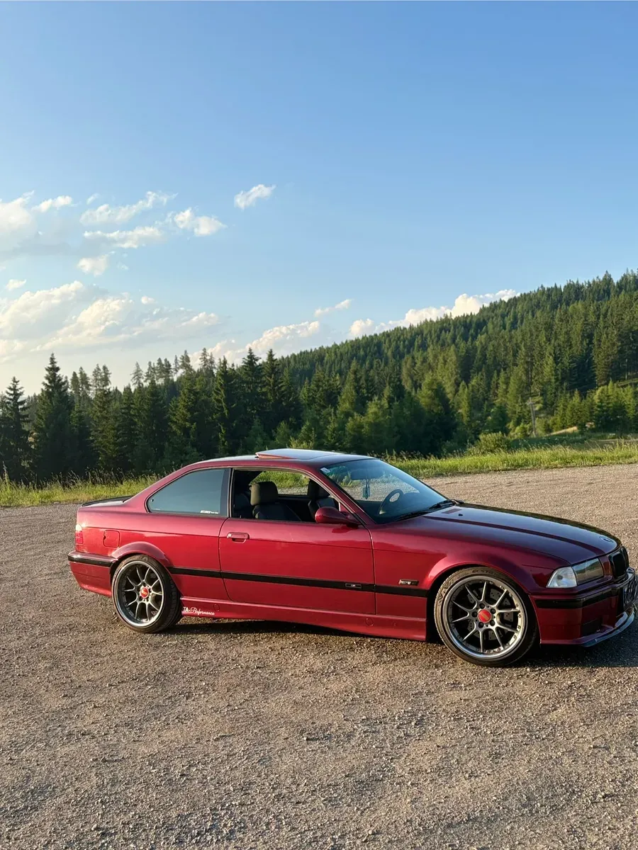 BMW 3 Series 1992 photo 2