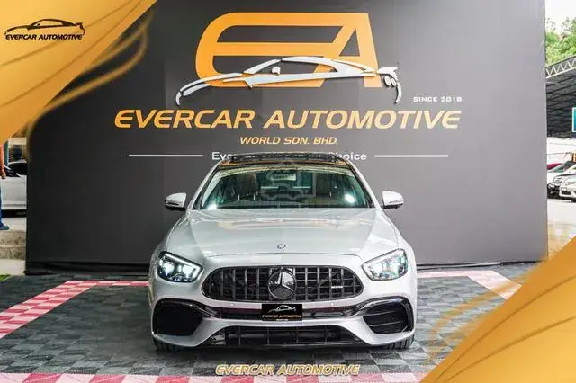 Mercedes-Benz E200
