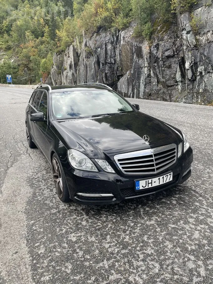 Mercedes-Benz E350 2011 photo 5