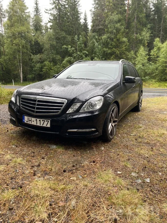 Mercedes-Benz E350 2011 photo 2