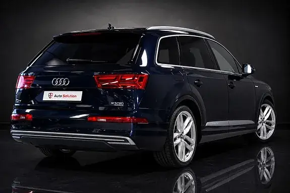 Audi Q7 2017 photo 2