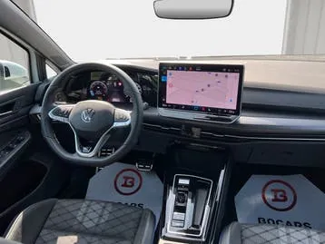 Volkswagen Golf 2024 photo 2