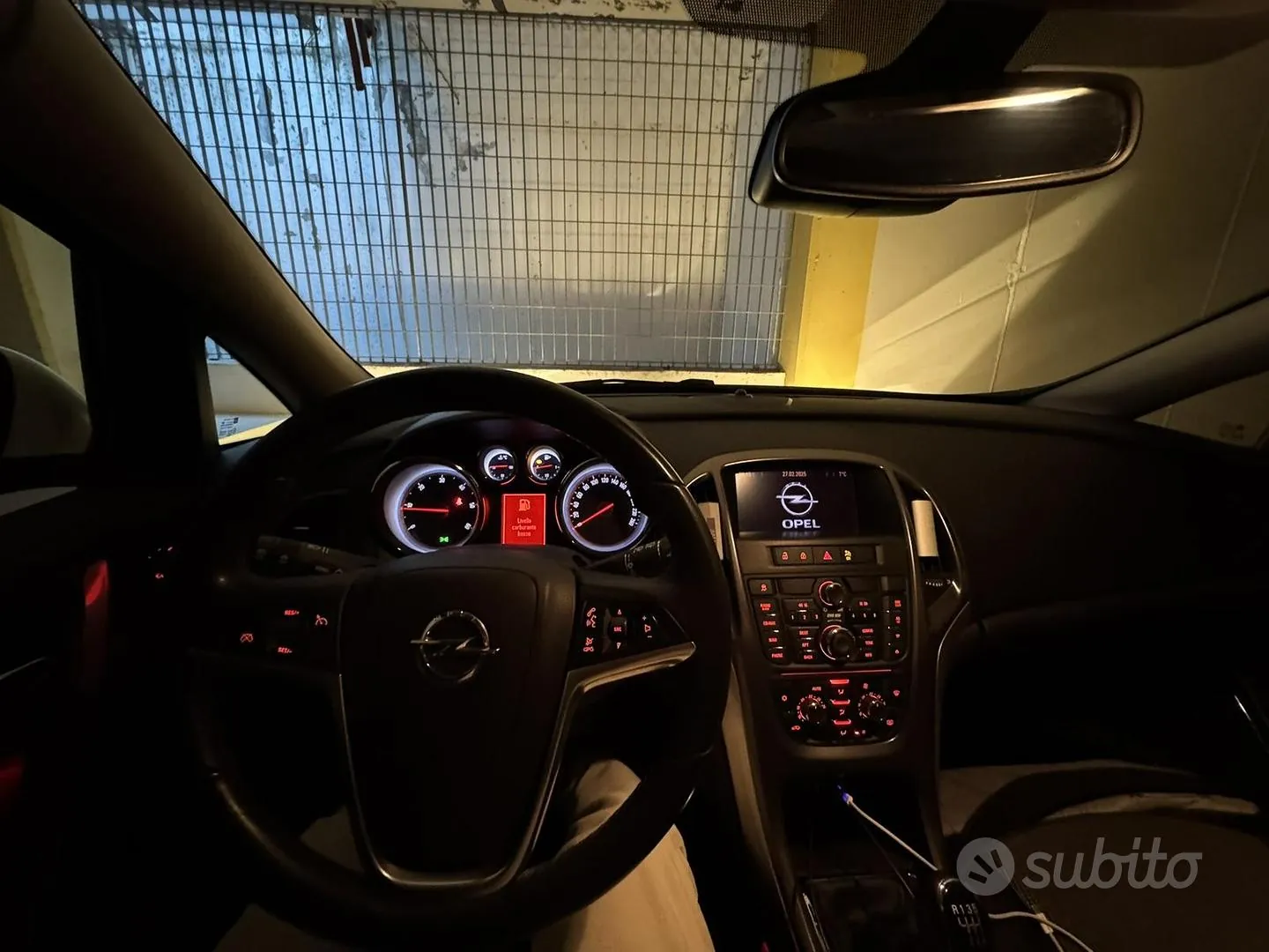 Opel Astra 2011 photo 3