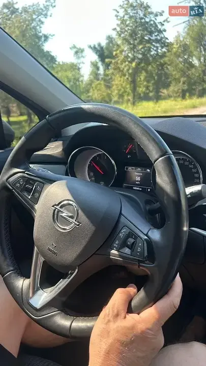 Opel Astra 2020 photo 2