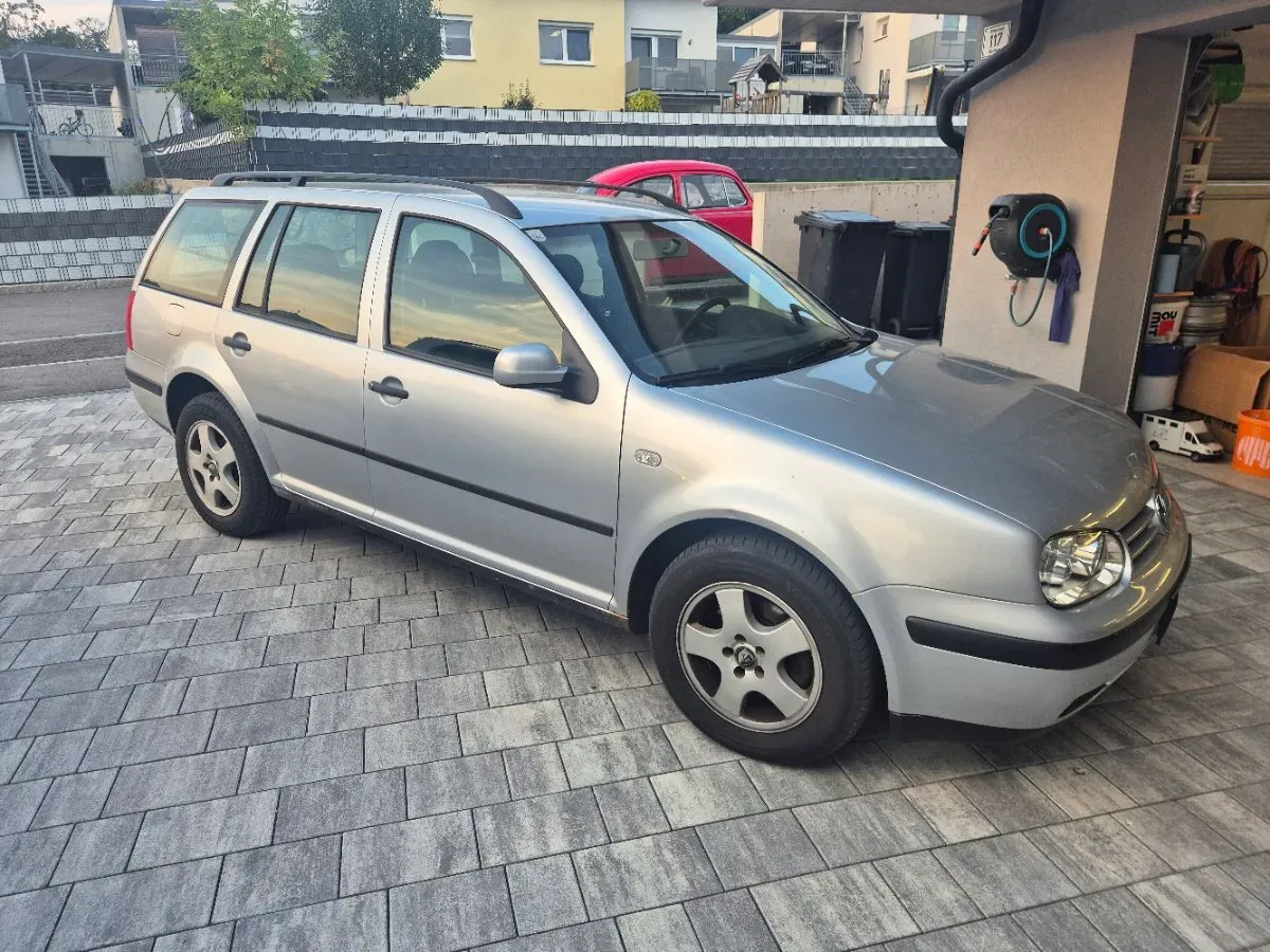 Volkswagen Golf 2002 photo 2
