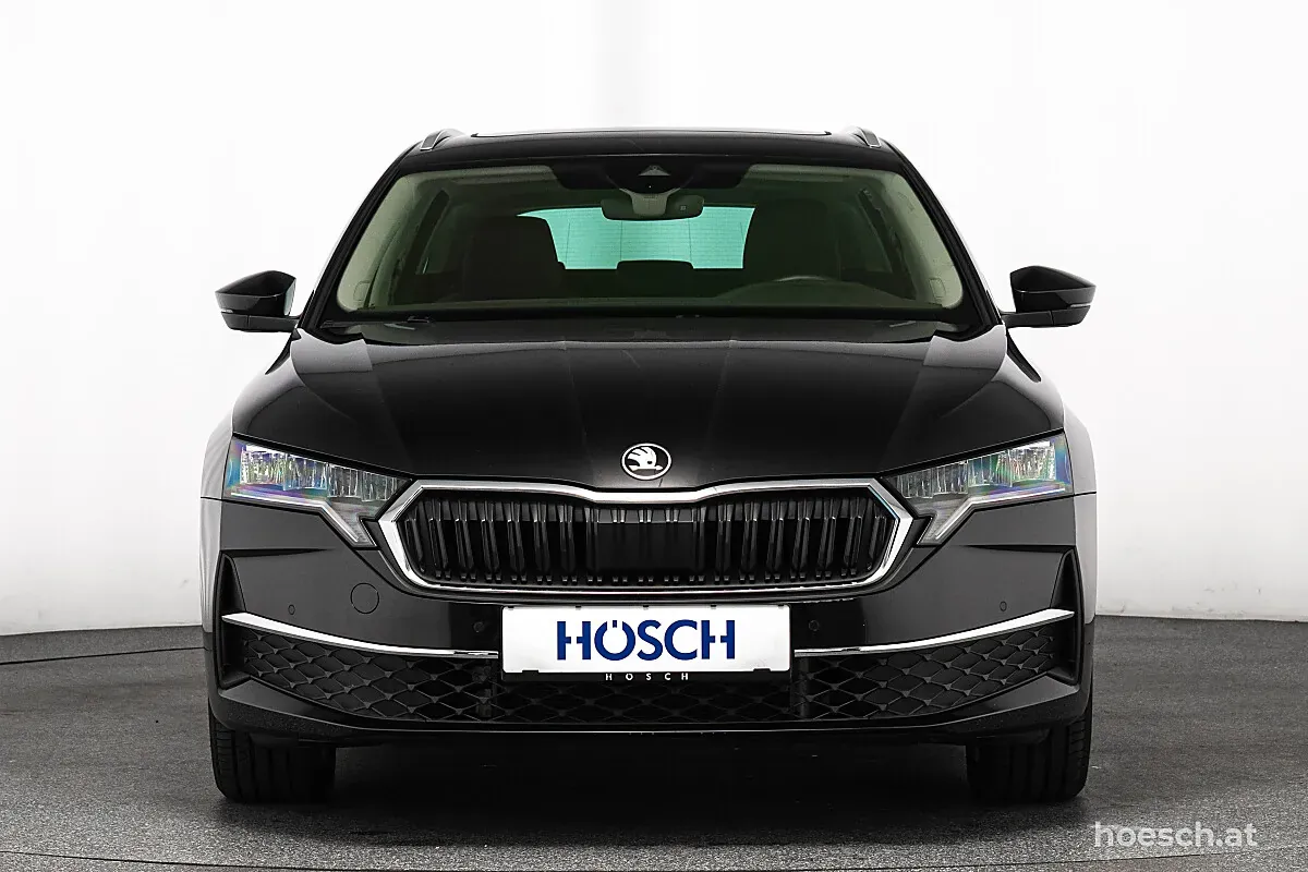Skoda Octavia 2025 photo 2