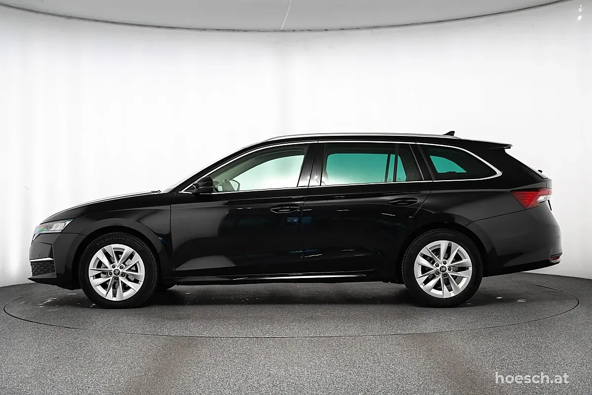 Skoda Octavia 2025 photo 3