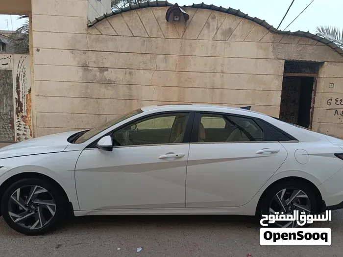 Hyundai Elantra 2024 photo 3