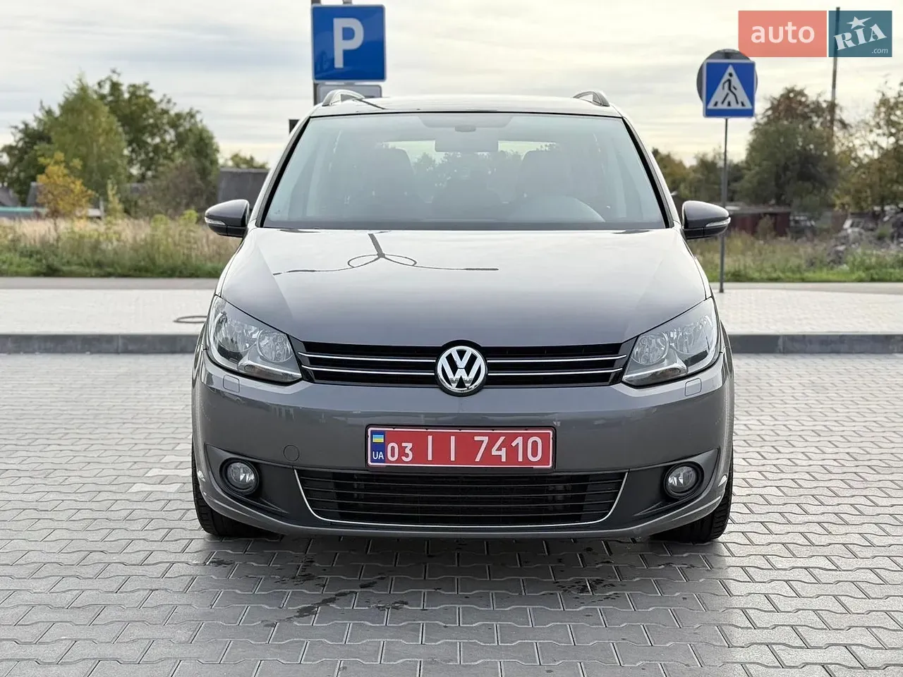 Volkswagen Touran 2011 photo 3