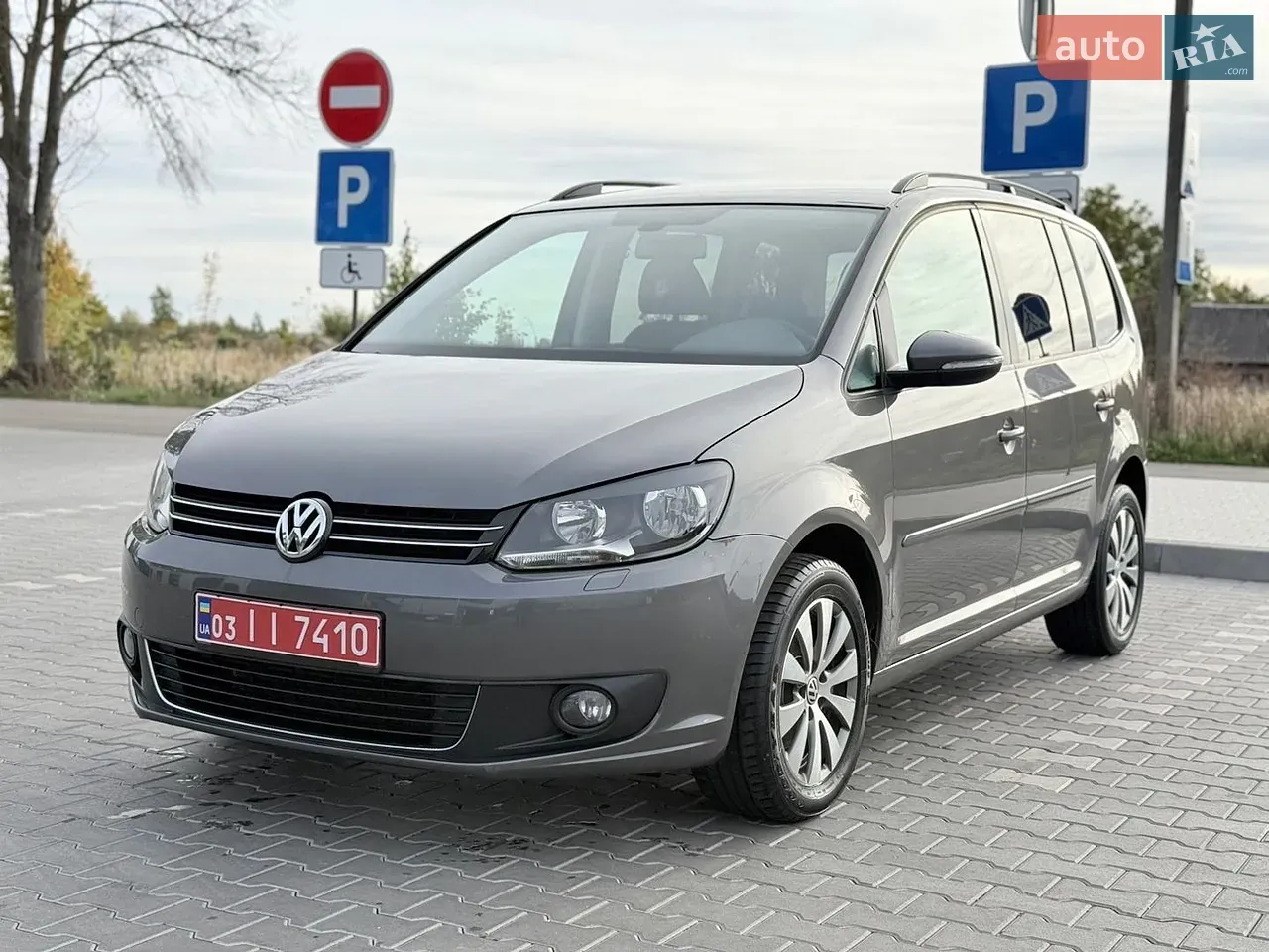 Volkswagen Touran 2011 photo 4