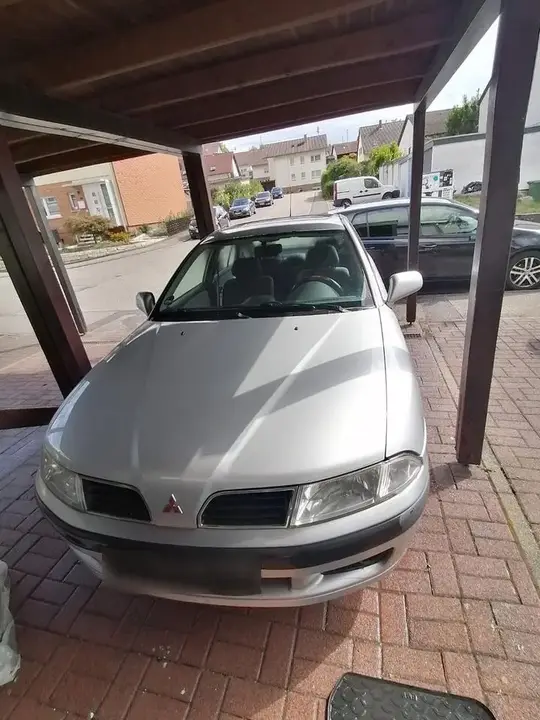 Mitsubishi Carisma