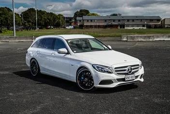 Mercedes-Benz C 350 E 2017 photo 2