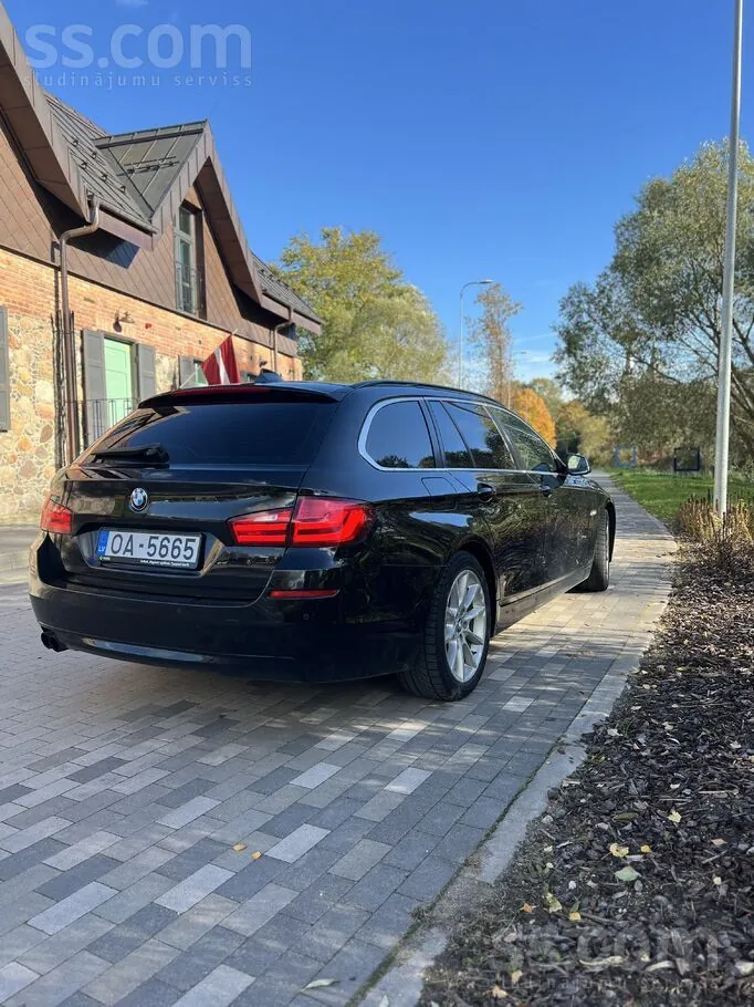 BMW 530 2011 photo 2
