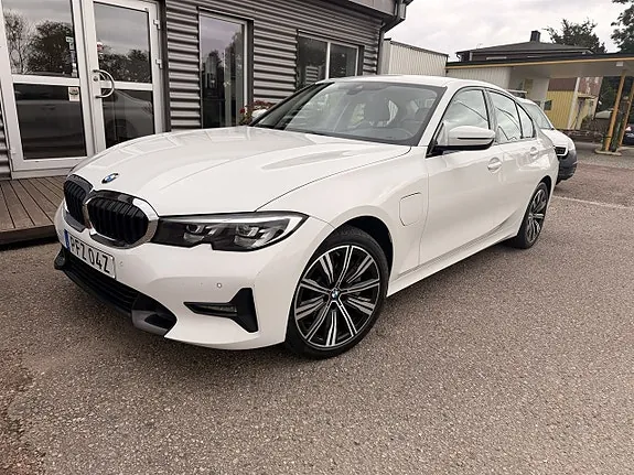 BMW 330E