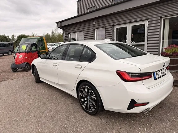 BMW 330E
