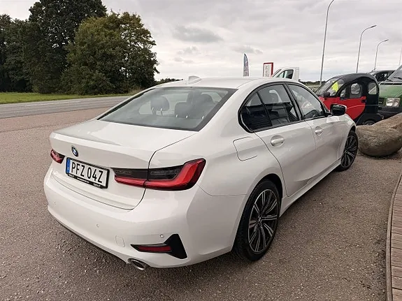BMW 330E 2021 photo 4