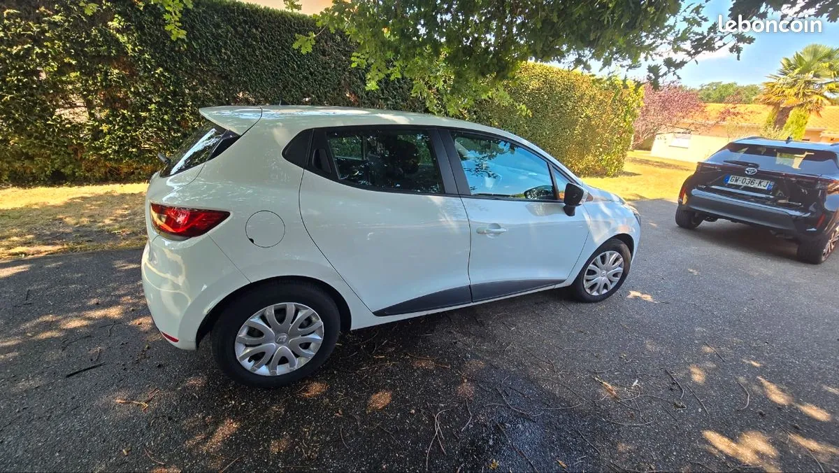 Renault Clio 2019 photo 2