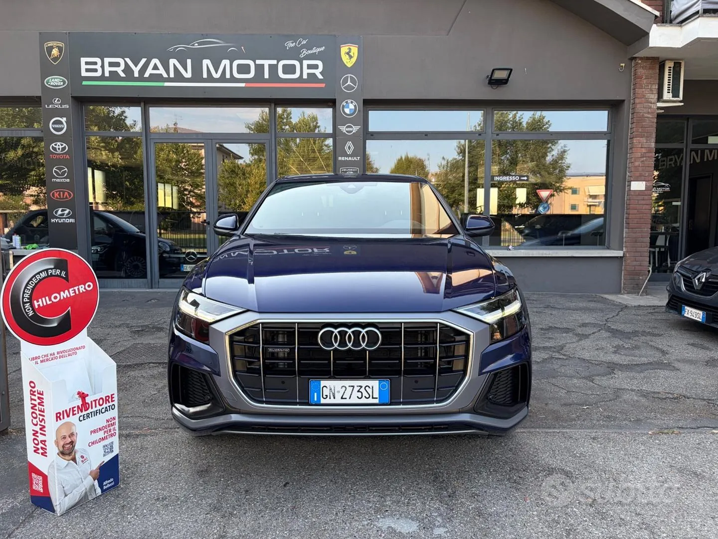 Audi Q8 2023 photo 2