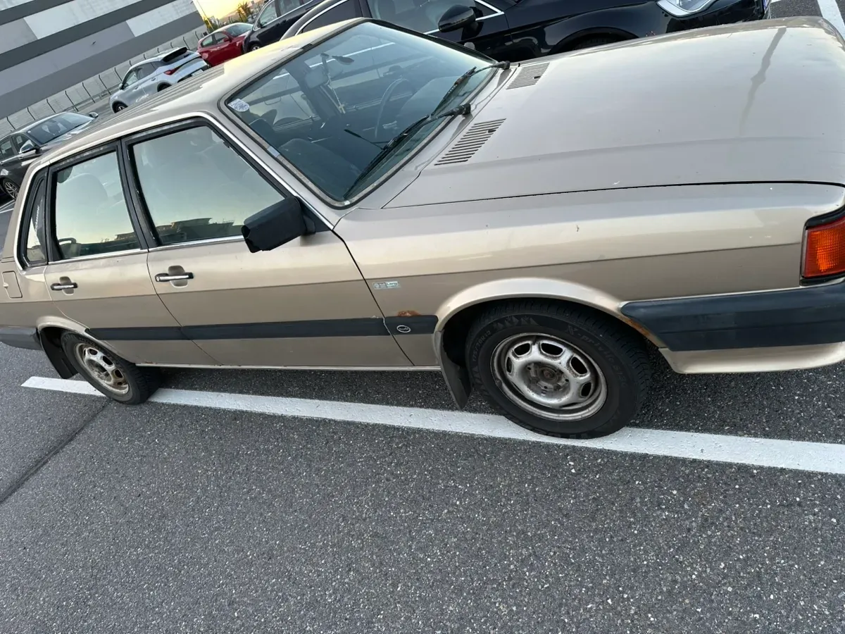 Audi 80 1984 photo 2