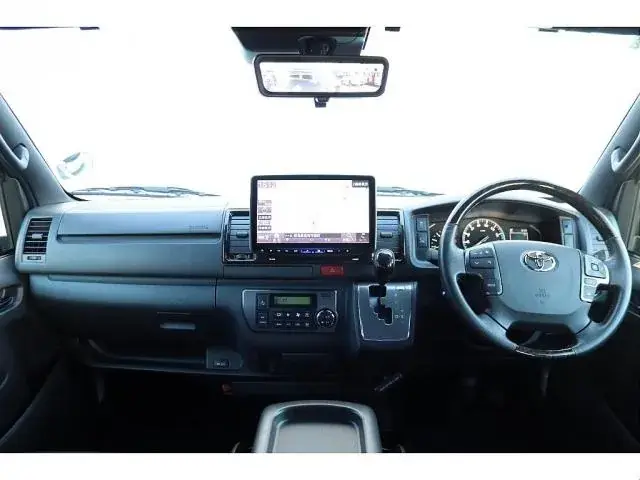Toyota Hiace 2021 photo 2