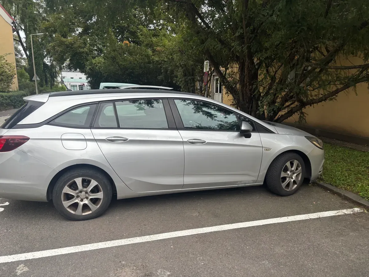Opel Astra 2017 photo 2