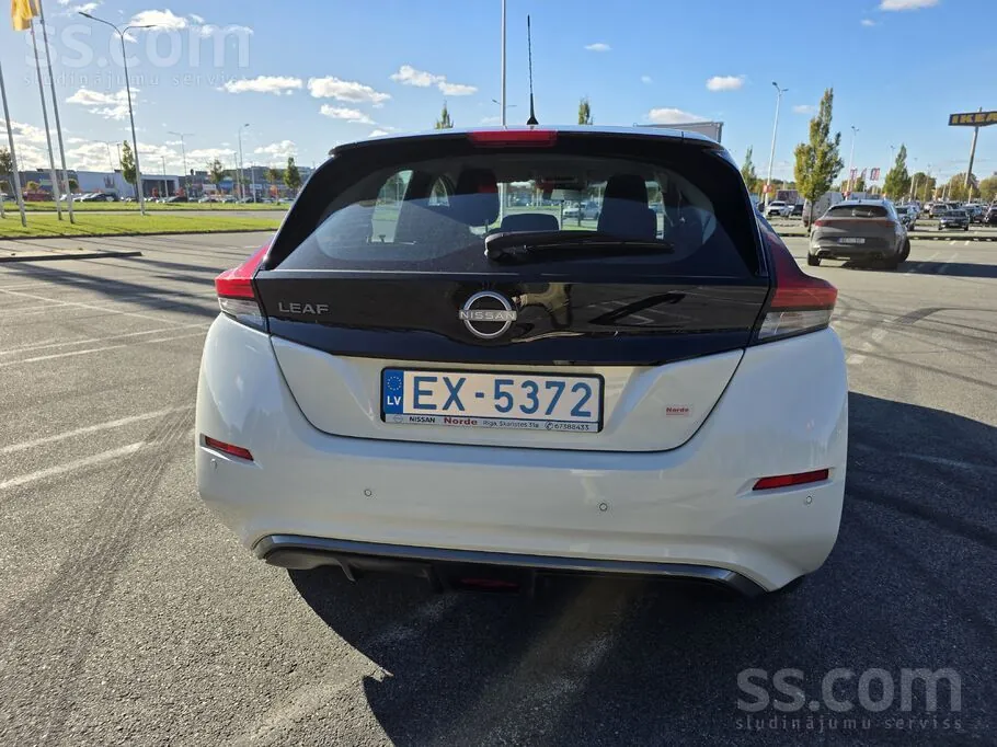 Nissan Leaf 2023 photo 4