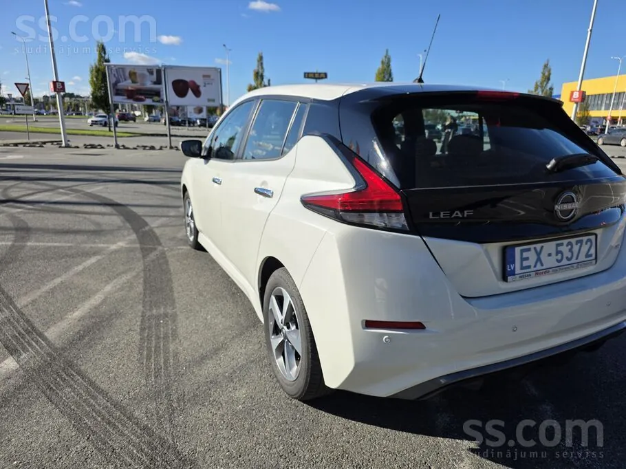Nissan Leaf 2023 photo 5