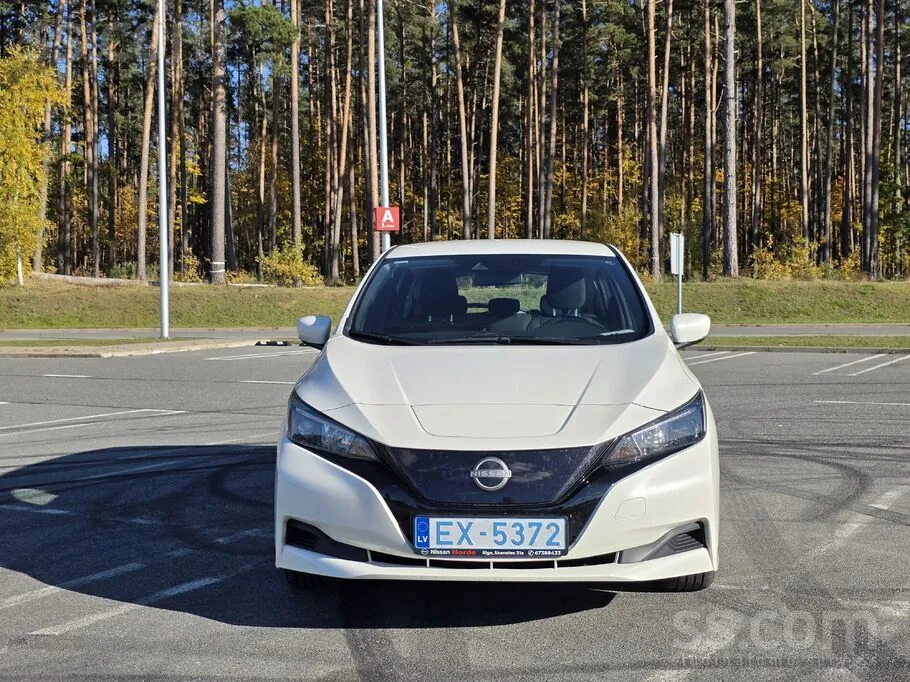 Nissan Leaf 2023 photo 2