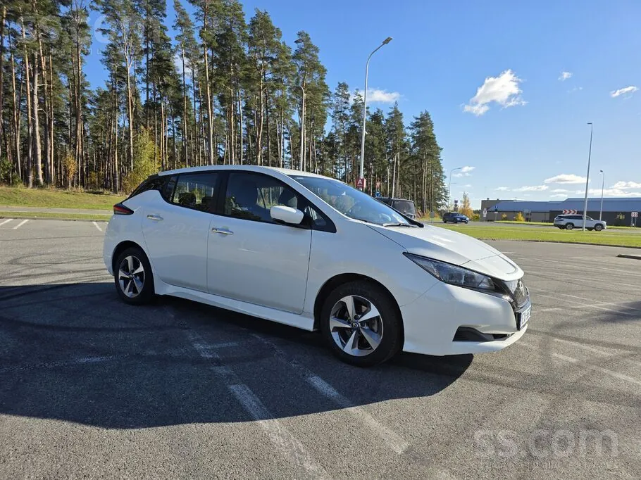 Nissan Leaf 2023 photo 3