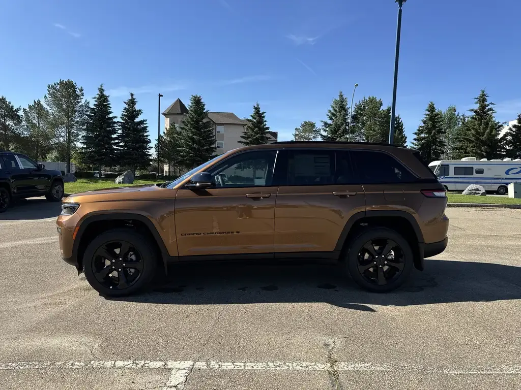 Jeep Grand Cherokee 2026 photo 4
