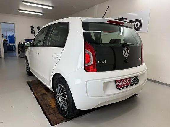 Volkswagen Up 2014 photo 3