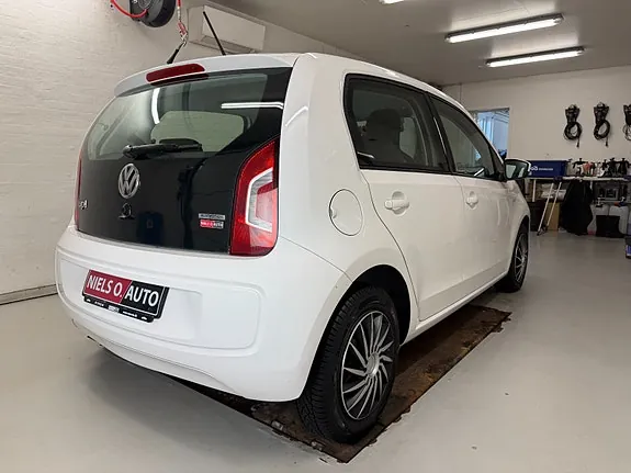 Volkswagen Up 2014 photo 4